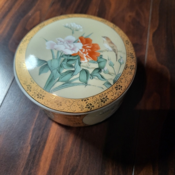 Vintage Trinket Box - Picture 2 of 4